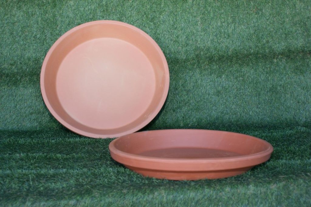 Plato de terracota artesanal fabricado en Bailén